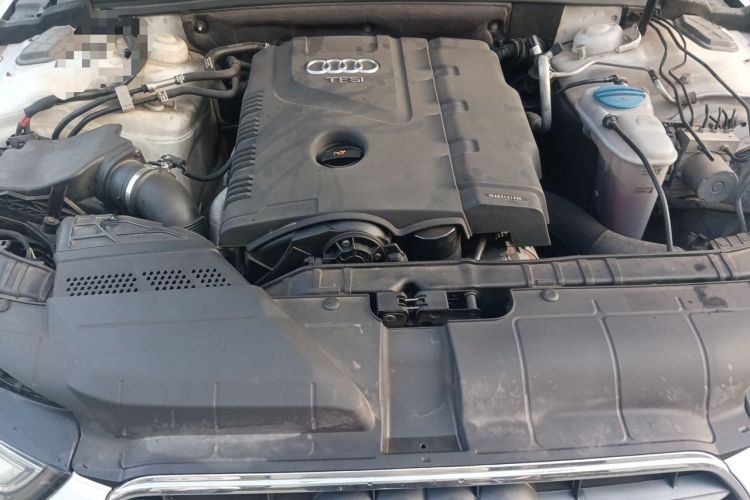 Used Audi A4L 2013 35 TFSI Automatic Standard Model Engine Bay