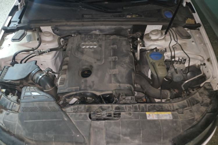 Used Audi A4L 2013 35 TFSI Automatic Comfort Model Engine Bay