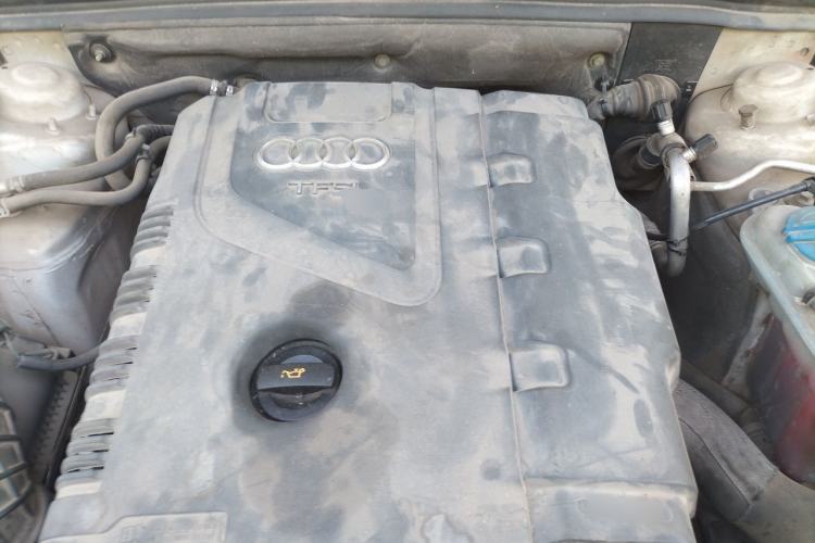 Used Audi A4L 2013 35 TFSI Automatic Comfort Model Engine Bay
