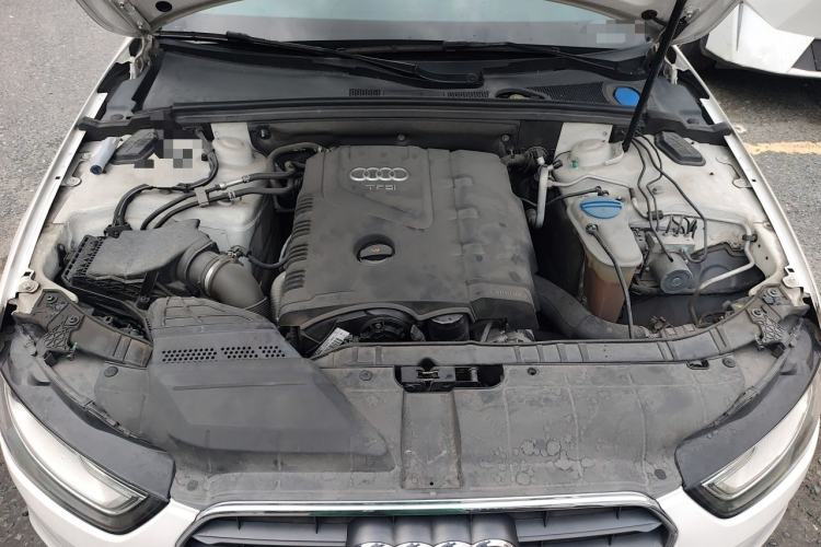 Used Audi A4L 2013 35 TFSI Automatic Standard Model Engine Bay