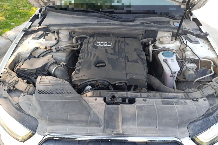 Used Audi A4L 2013 35 TFSI Automatic Standard Model Engine Bay