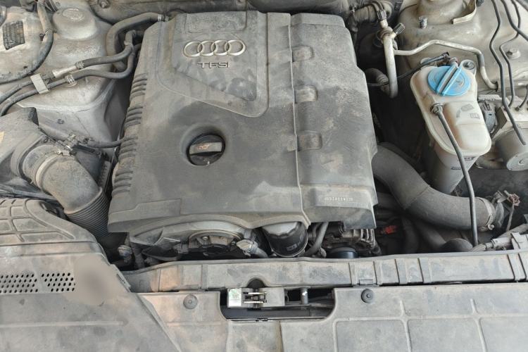 Used Audi A4L 2013 35 TFSI Automatic Standard Model Engine Bay