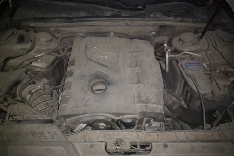 Used Audi A4L 2013 35 TFSI Automatic Standard Model Engine Bay
