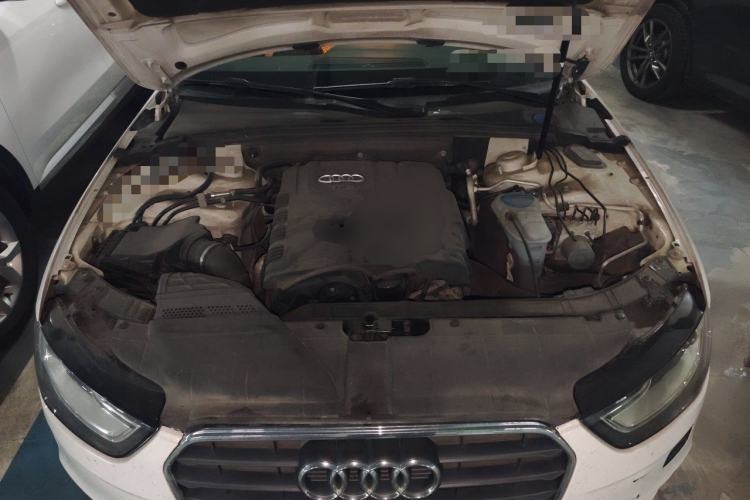 Used Audi A4L 2013 35 TFSI Automatic Standard Model Engine Bay