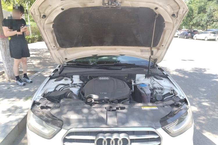Used Audi A4L 2013 35 TFSI Automatic Standard Model Engine Bay