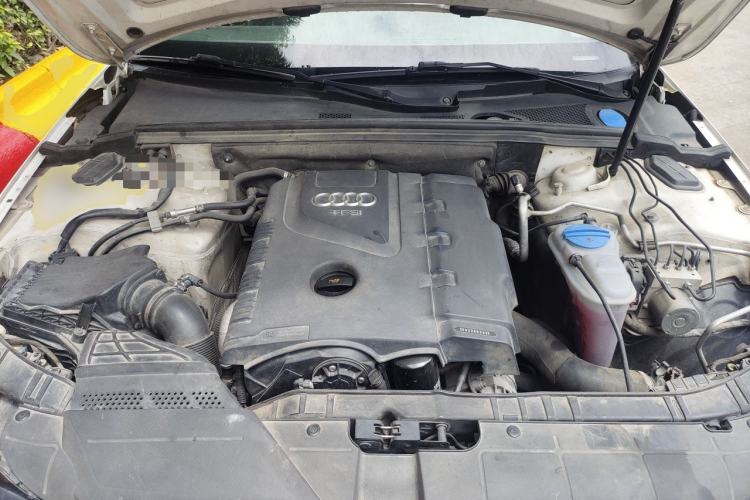 Used Audi A4L 2013 35 TFSI Automatic Comfort Model Engine Bay