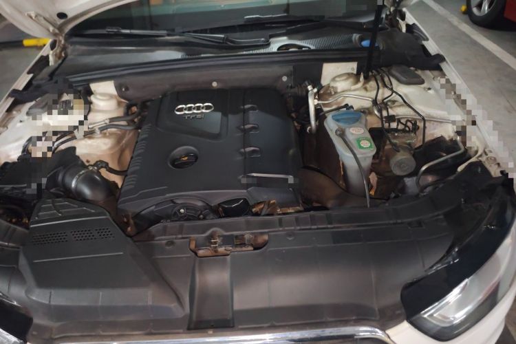 Used Audi A4L 2013 35 TFSI Automatic Comfort Model Engine Bay