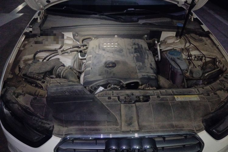 Used Audi A4L 2013 35 TFSI Automatic Comfort Model Engine Bay