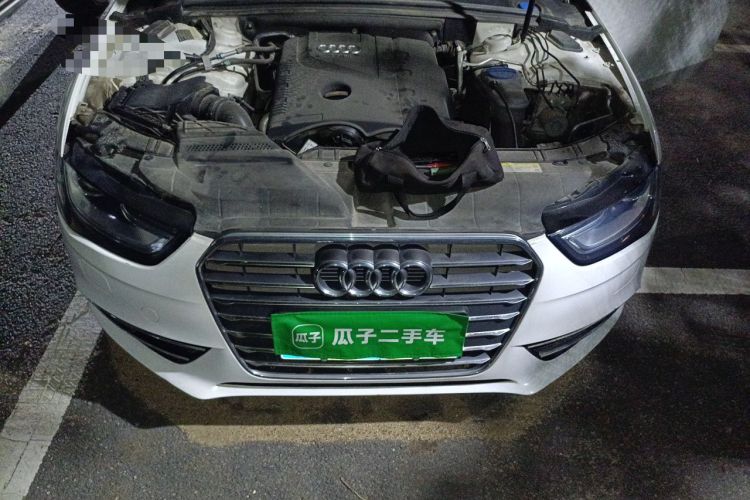 Used Audi A4L 2013 35 TFSI Automatic Standard Model Engine Bay