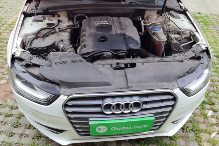 Used Audi A4L 2013 35 TFSI Automatic Standard Model Engine Bay