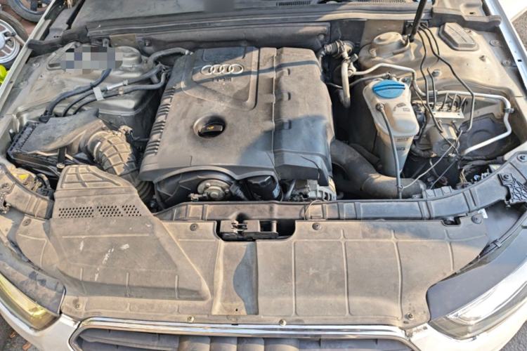 Used Audi A4L 2013 35 TFSI Automatic Standard Model Engine Bay