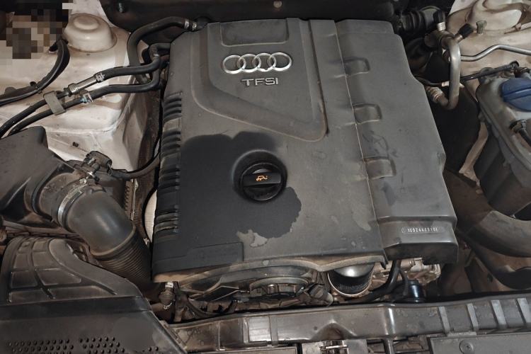 Used Audi A4L 2013 35 TFSI Automatic Standard Model Engine Bay