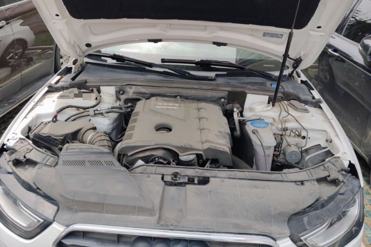 Used Audi A4L 2013 35 TFSI Automatic Standard Model Engine Bay