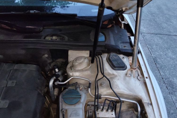 Used Audi A4L 2013 35 TFSI Automatic Standard Model Engine Bay Left