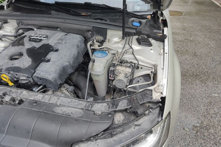 Used Audi A4L 2013 35 TFSI Automatic Standard Model Engine Bay Left