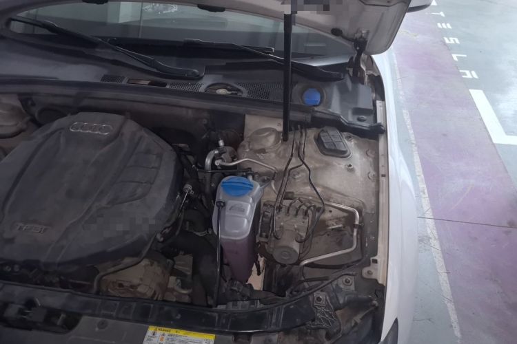 Used Audi A4L 2013 35 TFSI Automatic Standard Model Engine Bay Left