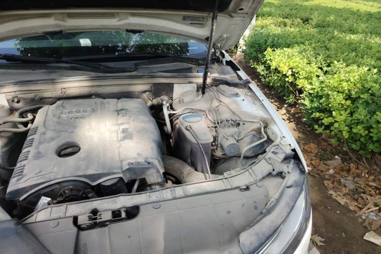 Used Audi A4L 2013 35 TFSI Automatic Comfort Model Engine Bay Left