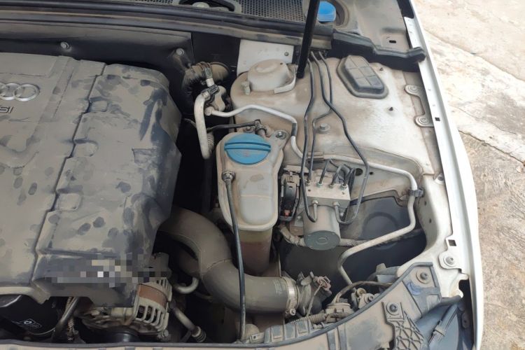 Used Audi A4L 2013 35 TFSI Automatic Standard Model Engine Bay Left