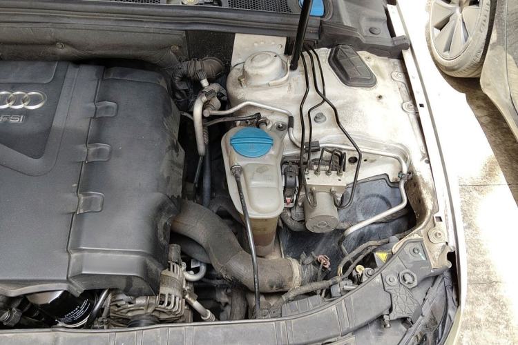 Used Audi A4L 2013 35 TFSI Automatic Technology Edition Engine Bay Left