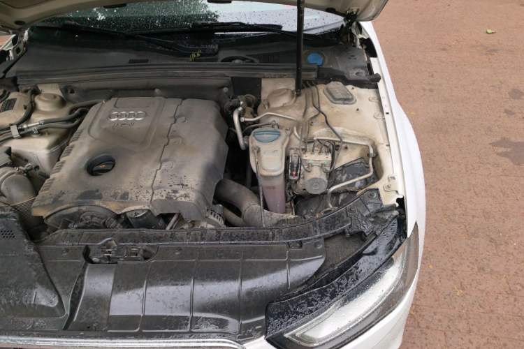 Used Audi A4L 2013 35 TFSI Automatic Comfort Model Engine Bay Left