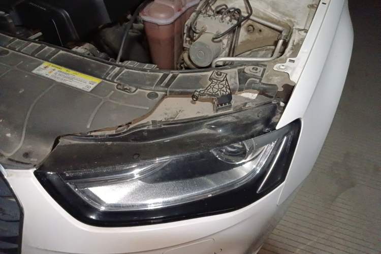 Used Audi A4L 2013 35 TFSI Automatic Standard Model Engine Bay Left