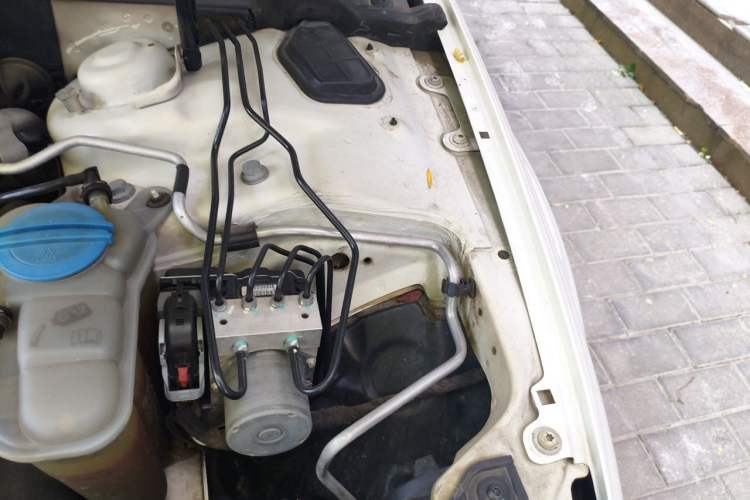 Used Audi A4L 2013 35 TFSI Automatic Standard Model Engine Bay Left