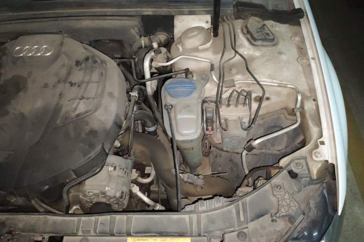Used Audi A4L 2013 35 TFSI Automatic Standard Model Engine Bay Left
