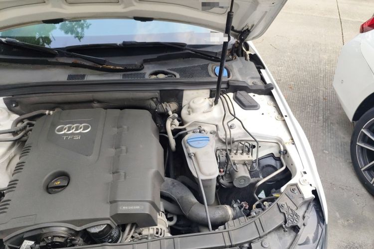 Used Audi A4L 2013 35 TFSI Automatic Comfort Model Engine Bay Left