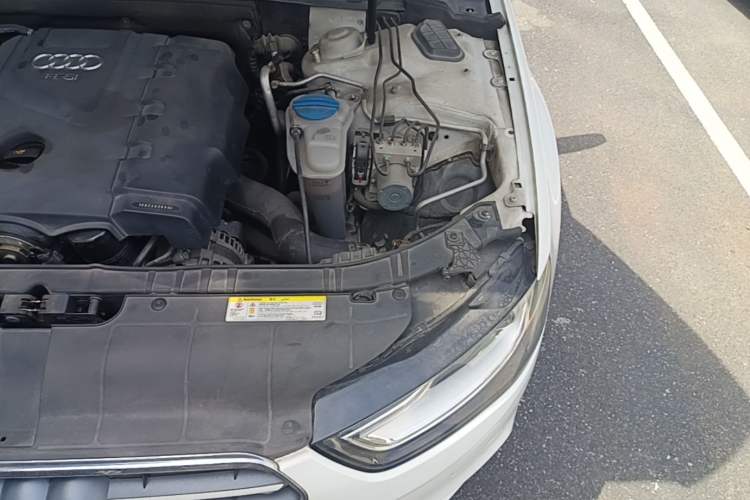 Used Audi A4L 2013 35 TFSI Automatic Technology Edition Engine Bay Left