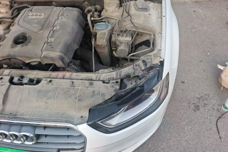 Used Audi A4L 2013 35 TFSI Automatic Technology Edition Engine Bay Left