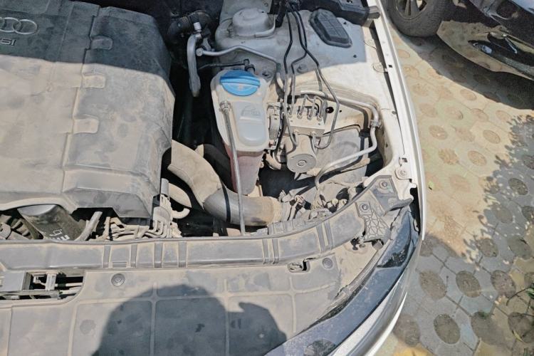 Used Audi A4L 2013 35 TFSI Automatic Standard Model Engine Bay Left