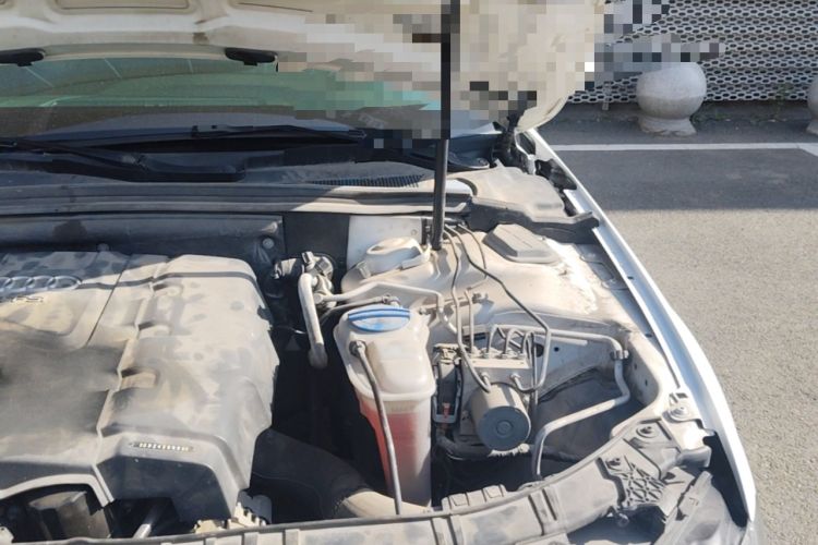 Used Audi A4L 2013 35 TFSI Automatic Comfort Model Engine Bay Left