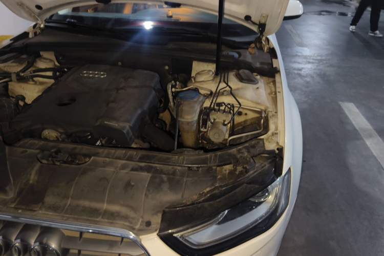 Used Audi A4L 2013 35 TFSI Automatic Comfort Model Engine Bay Left