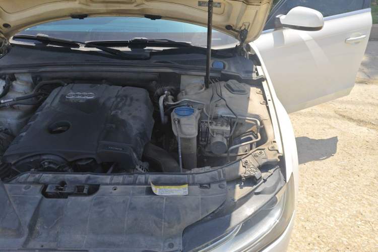 Used Audi A4L 2013 35 TFSI Automatic Standard Model Engine Bay Left
