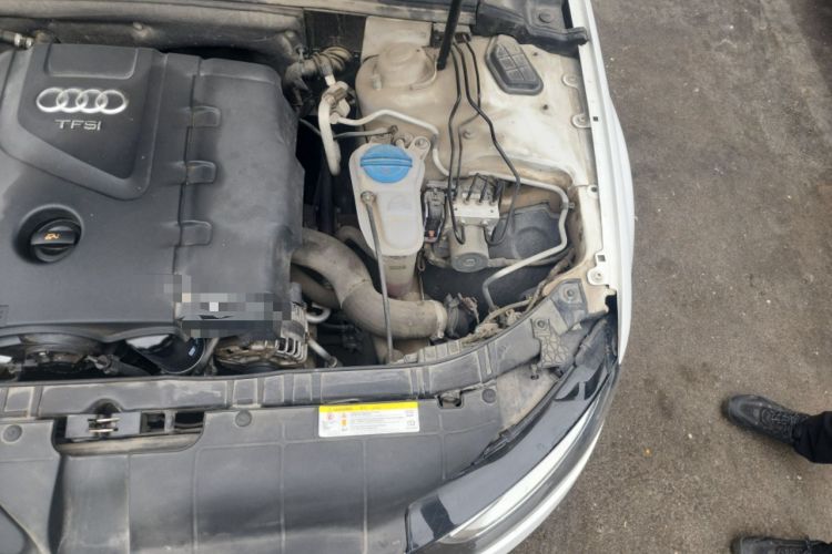 Used Audi A4L 2013 35 TFSI Automatic Technology Edition Engine Bay Left