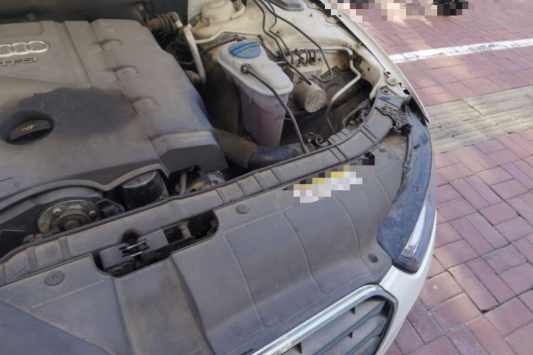 Used Audi A4L 2013 35 TFSI Automatic Comfort Model Engine Bay Left