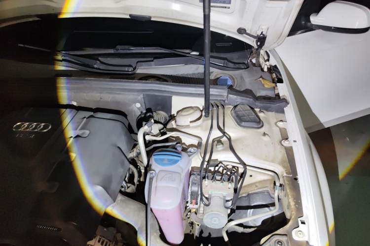 Used Audi A4L 2013 35 TFSI Automatic Comfort Model Engine Bay Left