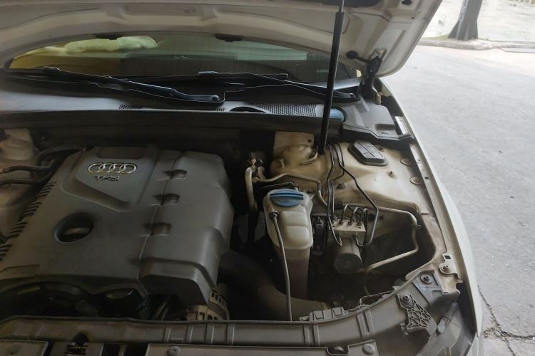 Used Audi A4L 2013 35 TFSI Automatic Technology Edition Engine Bay Left