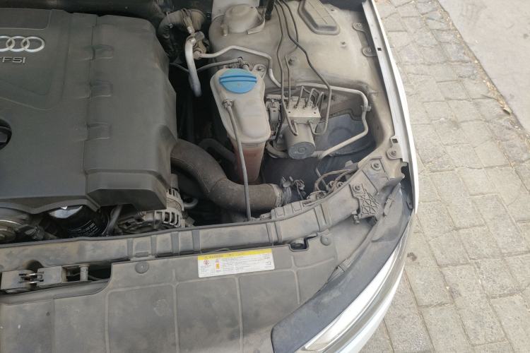 Used Audi A4L 2013 35 TFSI Automatic Comfort Model Engine Bay Left
