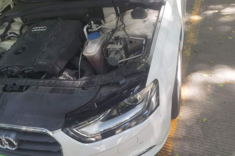 Used Audi A4L 2013 35 TFSI Automatic Standard Model Engine Bay Left