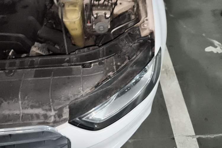 Used Audi A4L 2013 35 TFSI Automatic Standard Model Engine Bay Left