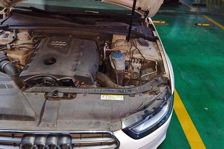 Used Audi A4L 2013 35 TFSI Automatic Standard Model Engine Bay Left