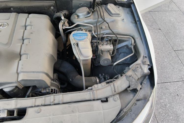 Used Audi A4L 2013 35 TFSI Automatic Standard Model Engine Bay Left
