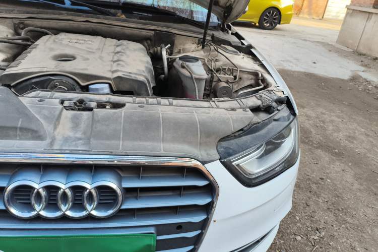 Used Audi A4L 2013 35 TFSI Automatic Comfort Model Engine Bay Left