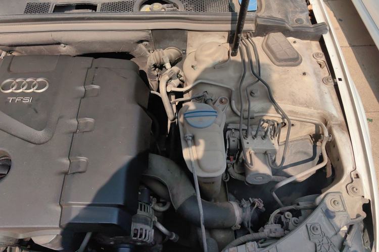 Used Audi A4L 2013 35 TFSI Automatic Standard Model Engine Bay Left