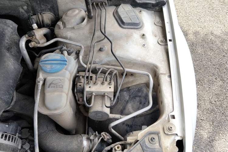 Used Audi A4L 2013 35 TFSI Automatic Standard Model Engine Bay Left