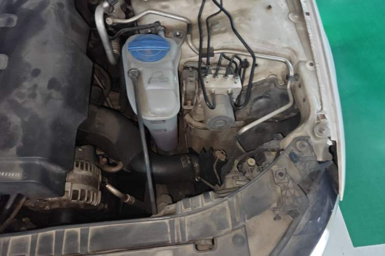 Used Audi A4L 2013 35 TFSI Automatic Comfort Model Engine Bay Left