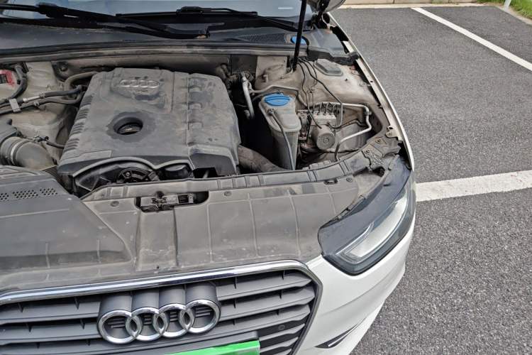 Used Audi A4L 2013 35 TFSI Automatic Comfort Model Engine Bay Left