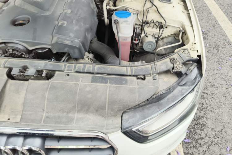 Used Audi A4L 2013 35 TFSI Automatic Standard Model Engine Bay Left