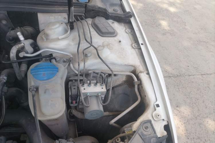 Used Audi A4L 2013 35 TFSI Automatic Standard Model Engine Bay Left